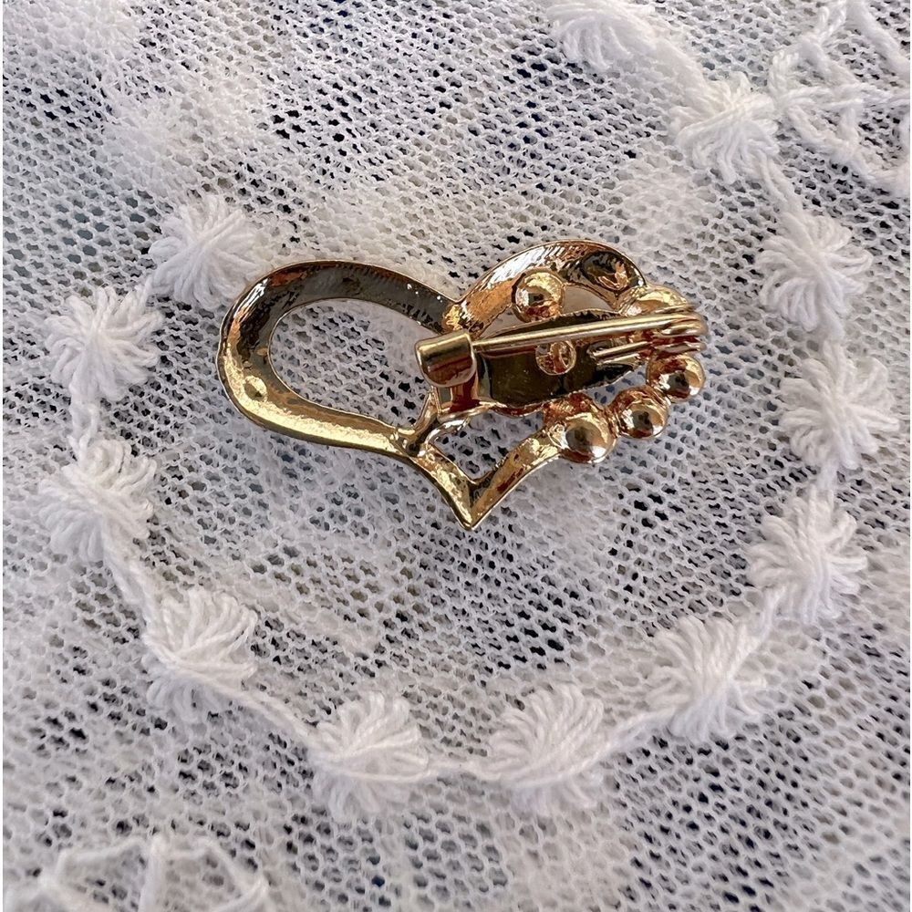Dainty Gold & Rhinestone Heart Pin Brooch - Picture 3 of 6